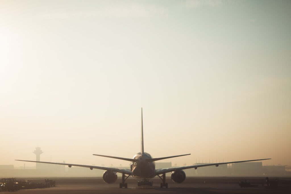 Los Viajes en Avión Seguirán Aumentando, a Menos que se Basen en Políticas Sobre el Cambio Climático